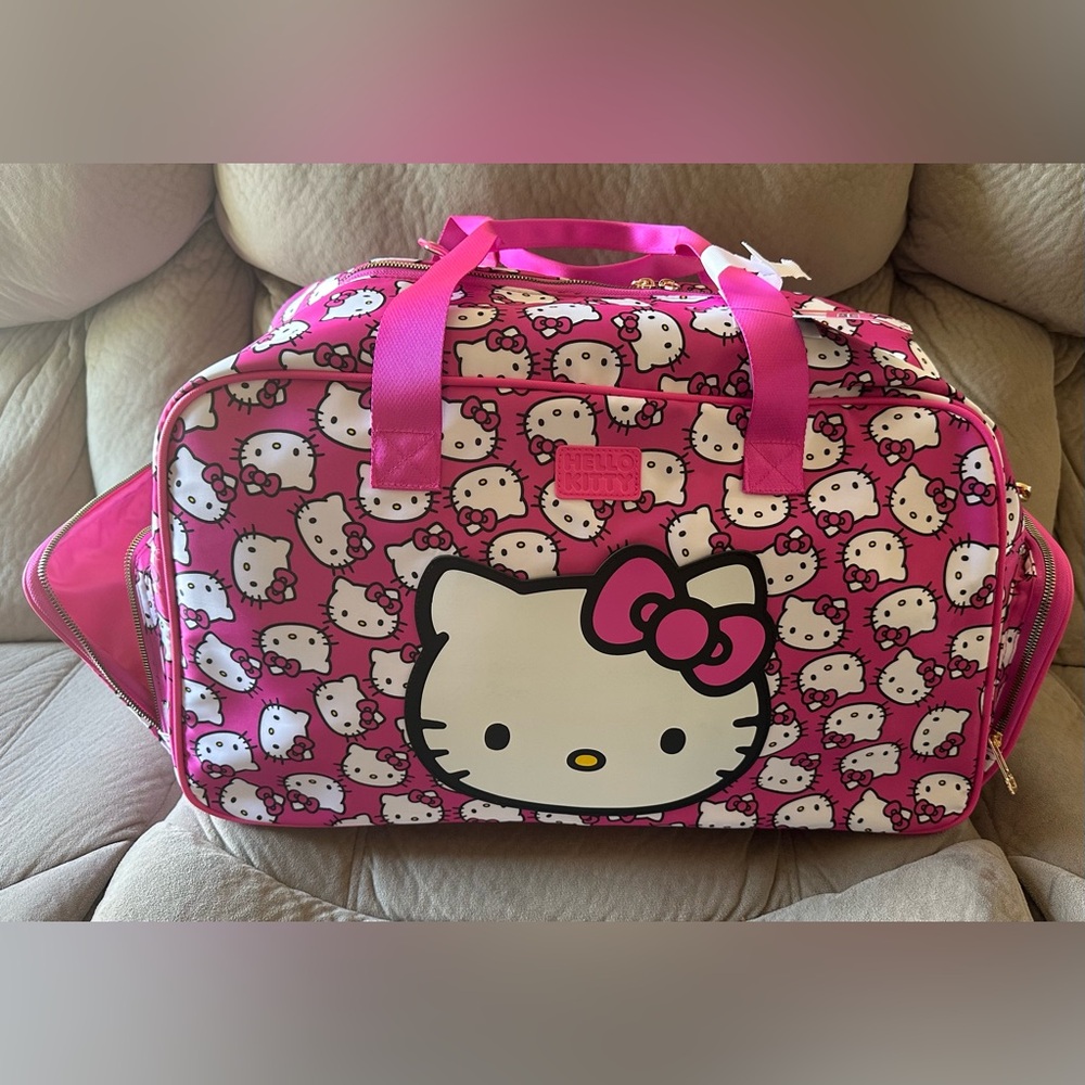 New Hello Kitty large Duffle bag/carry on, luggage, pink, pockets, zipper